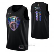 Camiseta Brooklyn Nets Kyrie Irving #11 Iridescent Logo Negro