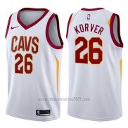 Camiseta Cleveland Cavaliers Kyle Korver #26 Association 2017-18 Blanco