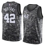 Camiseta San Antonio Spurs Davis Bertans #42 Ciudad 2018 Gris