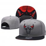 Gorra Chicago Bulls 9FIFTY Snapback Gris Negro Rojo