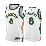 Camiseta Boston Celtics Kristaps Porzingis #8 Ciudad 2023-24 Blanco